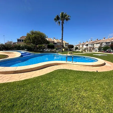 Homely Royal דירה *