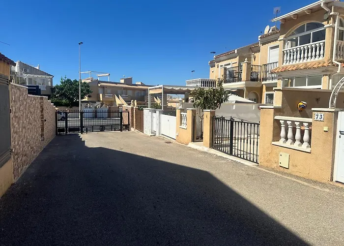 Homely Royal Lägenhet *