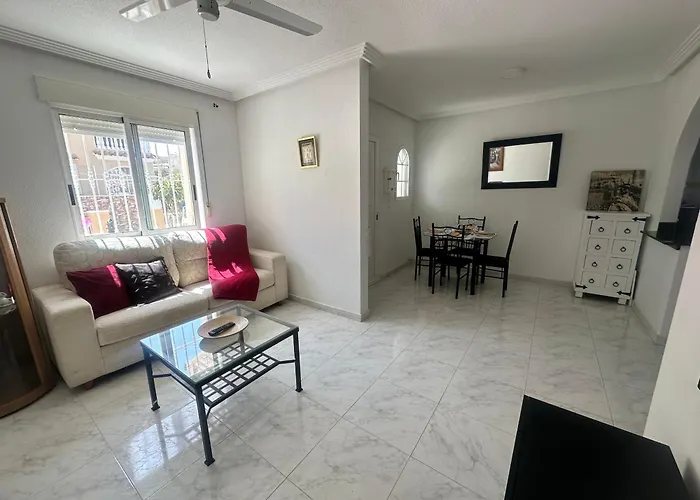 Homely Royal Apartamento